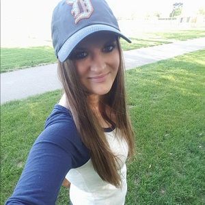 Meet your Posher, Cari